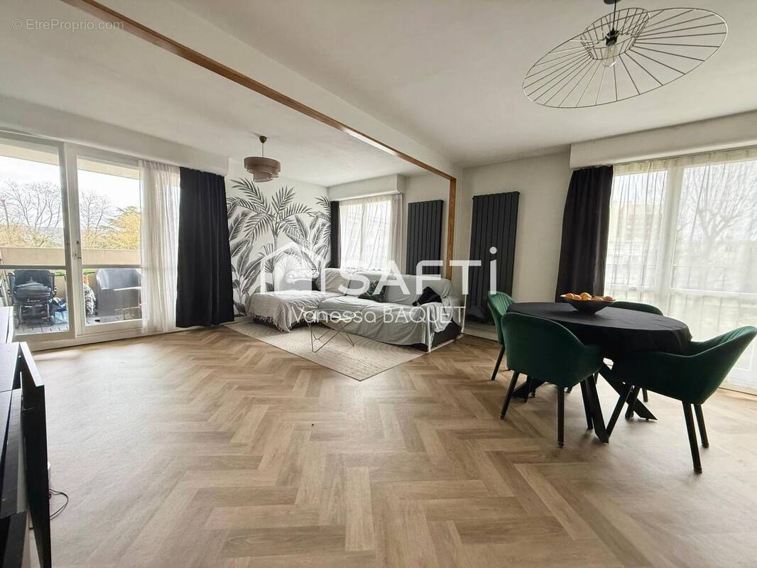 Photo 1 - Appartement à LE PLESSIS-BOUCHARD