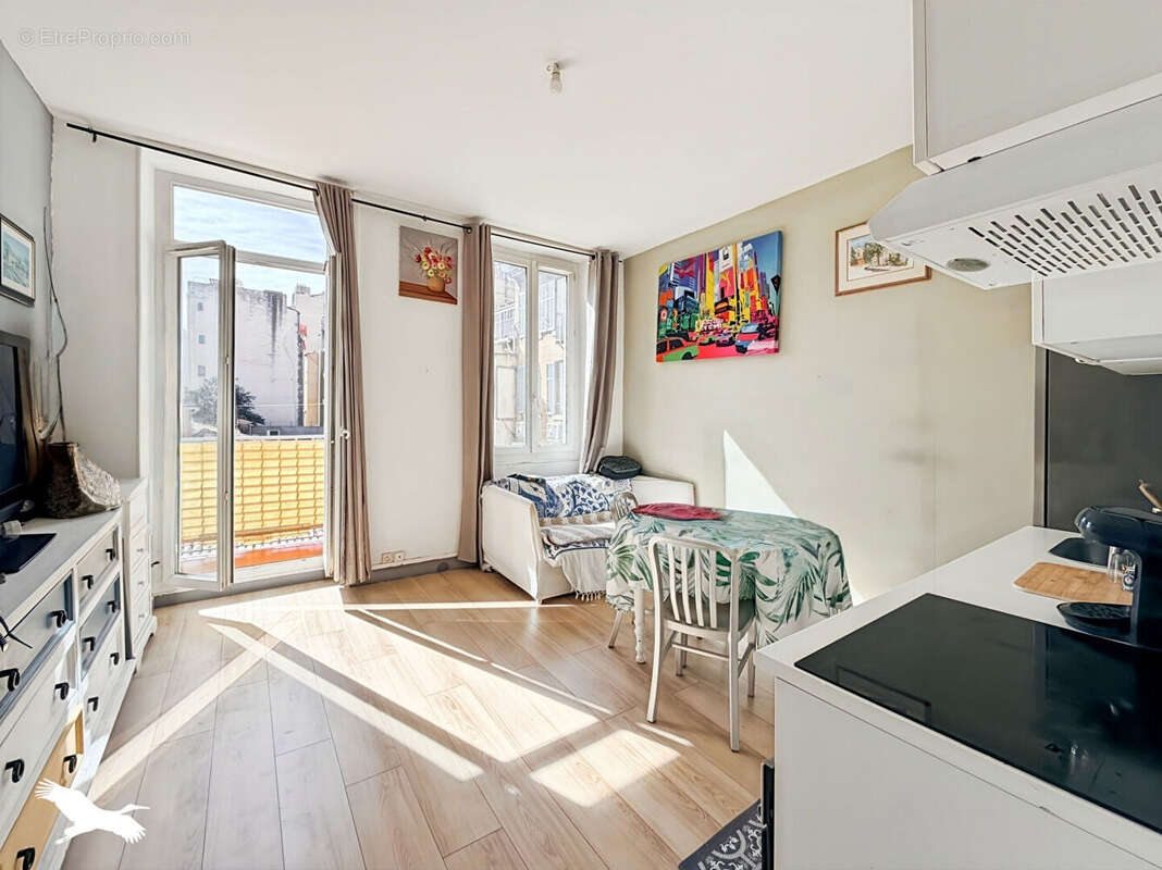 Appartement à MARSEILLE-6E