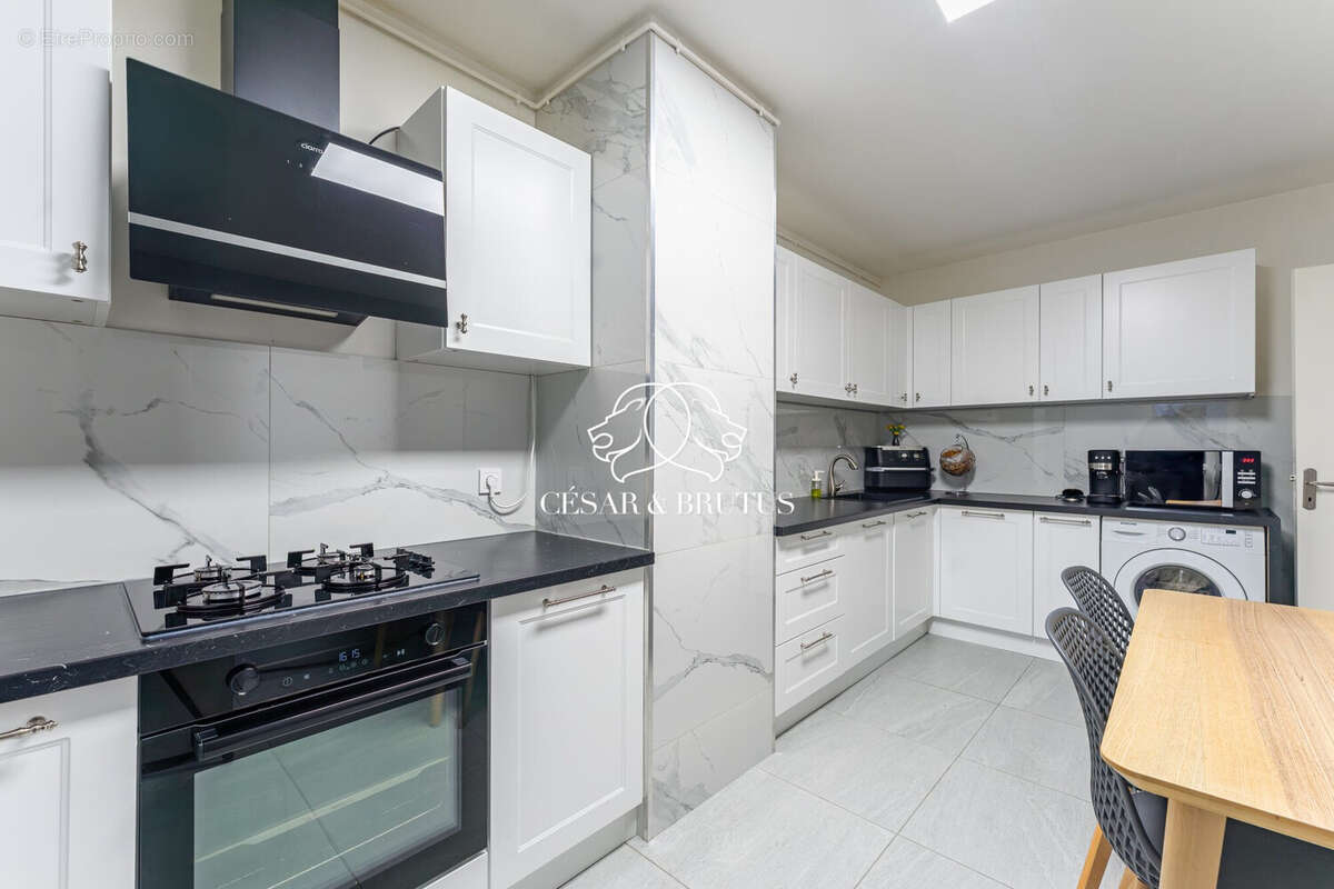 CUISINE  - Appartement à VENISSIEUX