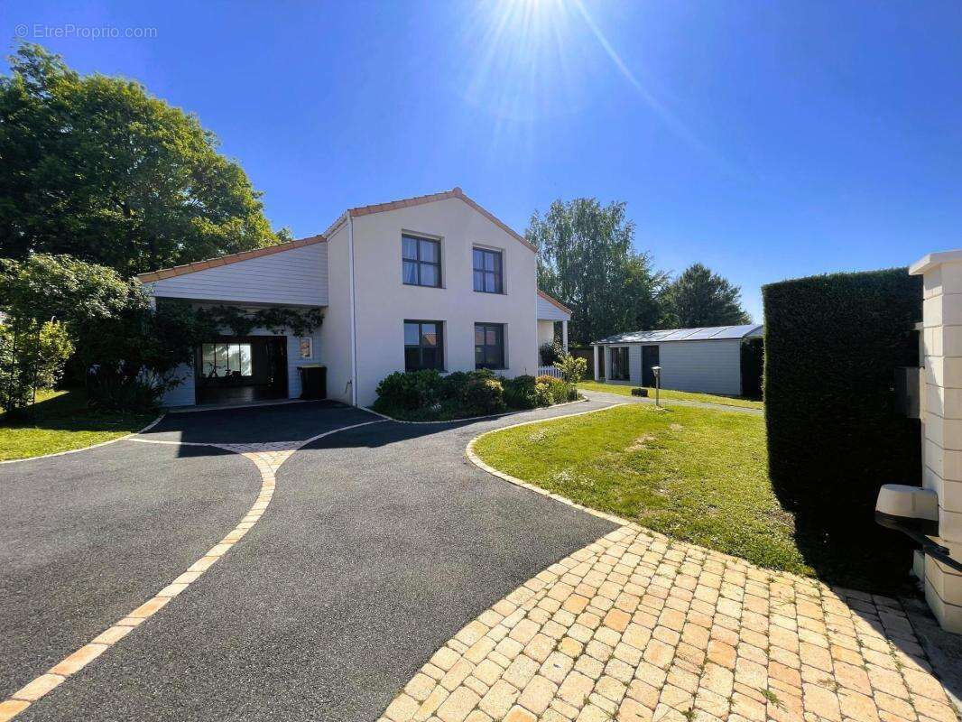 Maison avec piscine 8 pièces 146 m² La Séguinière - photo 17