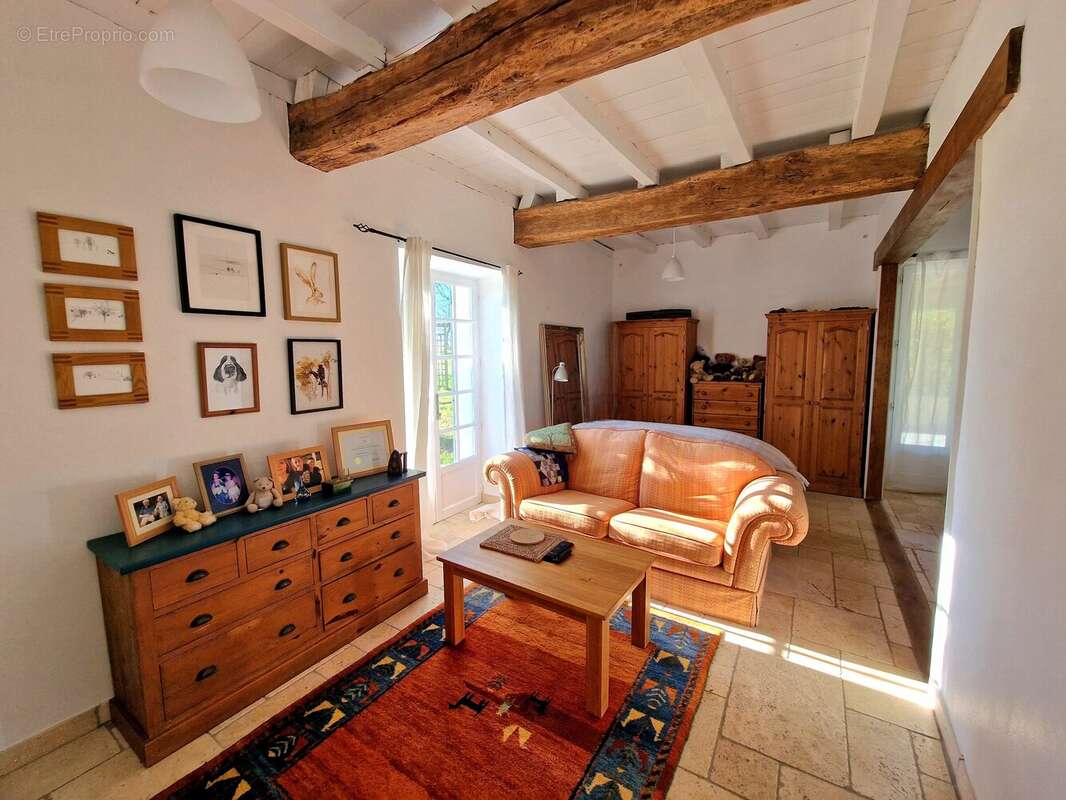 Ferme en pierre avec granges à rénover, piscine et VUE - proche d'Eymet ! - photo 10