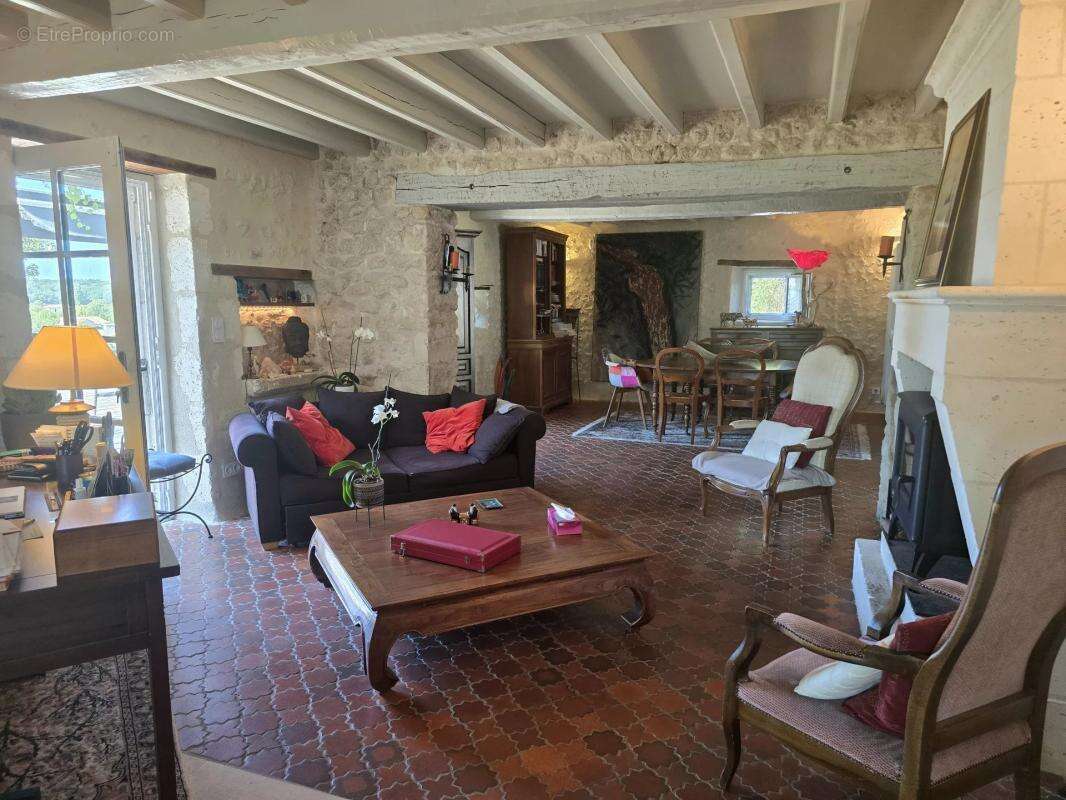 Maison à SAINT-LAURENT-DES-COMBES