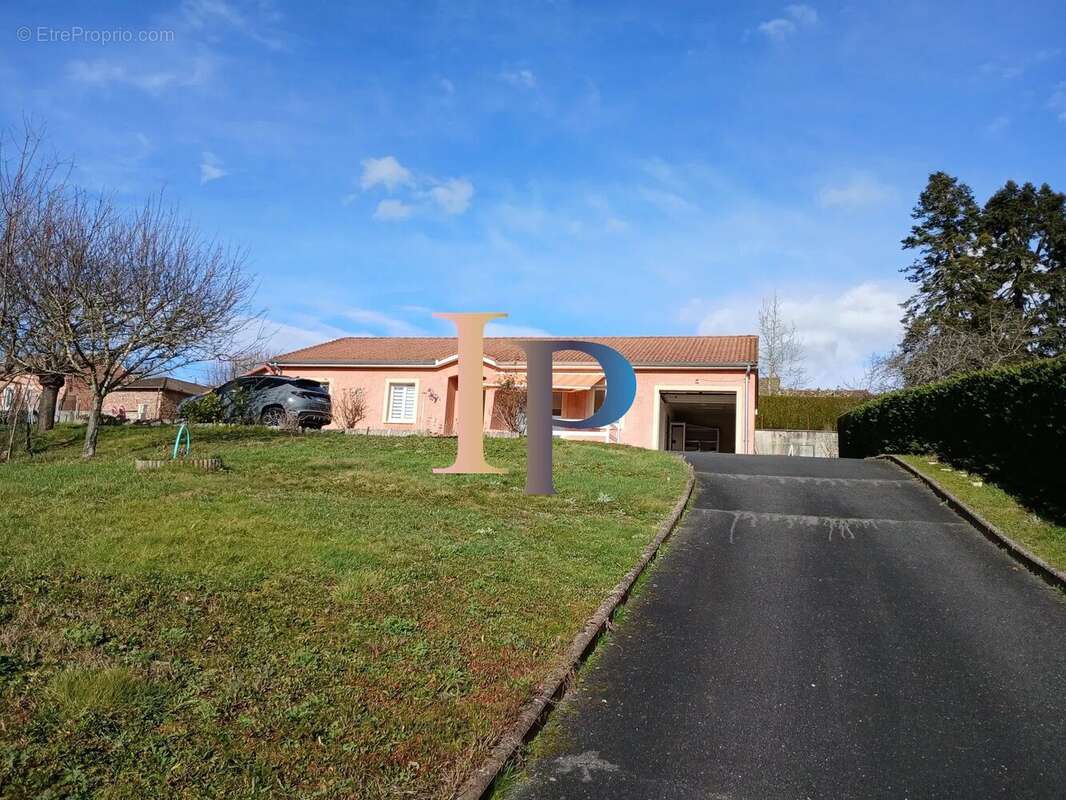 Maison à CHAUFFAILLES