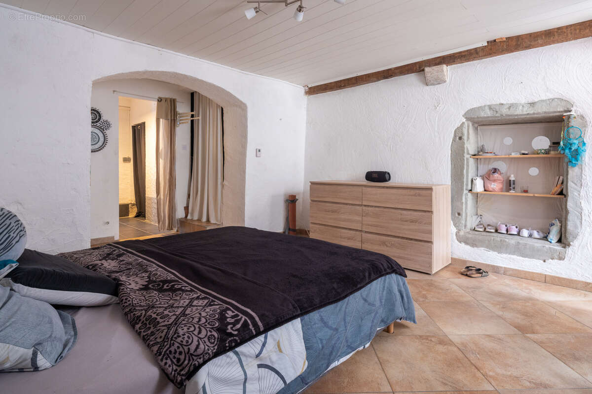 Maison à CHALLEX
