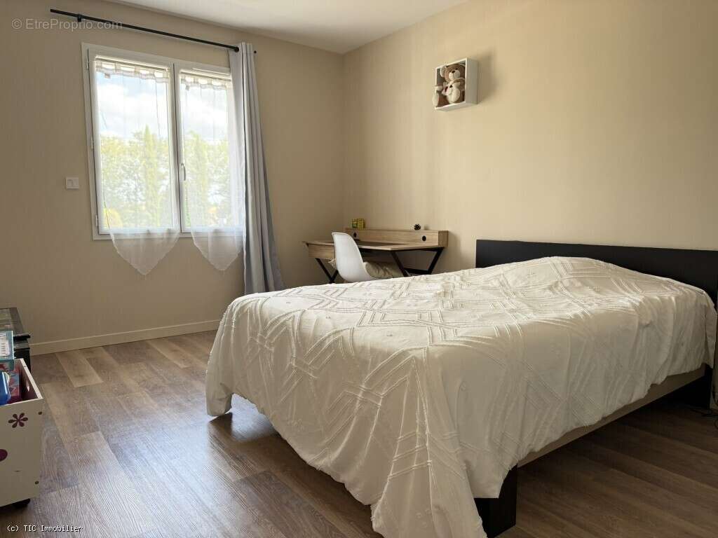 Magnifique Villa Avec 5 Chambres et Piscine - Entre Ruffec & Verteuil-Sur-Charente - photo 19
