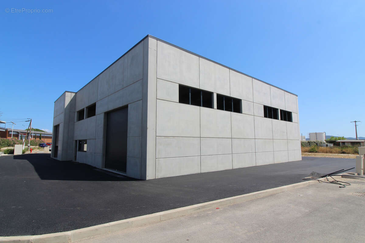 Commerce à PUGET-SUR-ARGENS