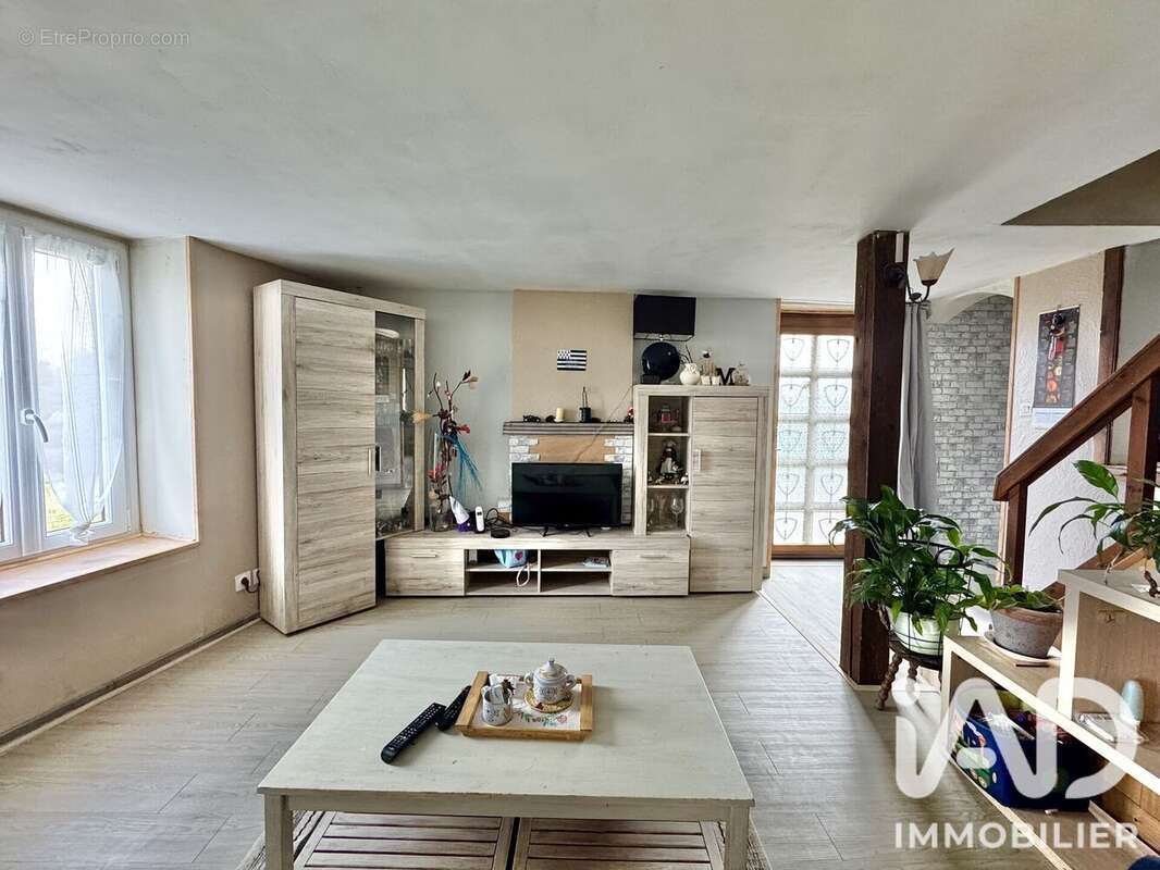 Maison 121 m² à Saint-Martin-Sainte-Catherine  - photo 9