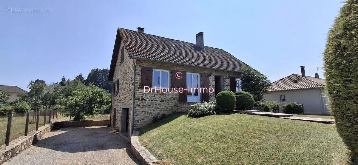 Maison à LANOUAILLE