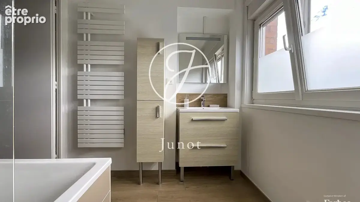 Croix - PARC BARBIEUX - Maison de ville - 7 pièces – 172,9m²- 4 chambres - Jardin - Garage - photo 5