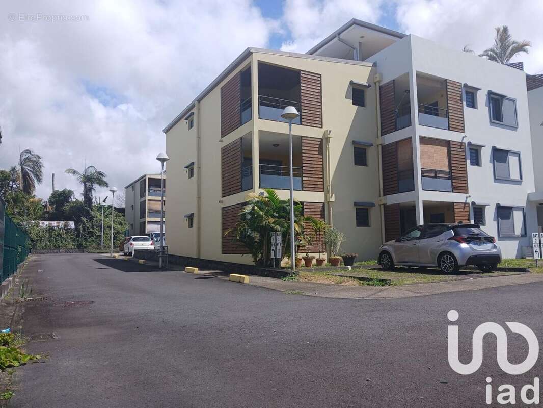 Photo 2 - Appartement à SAINTE-SUZANNE