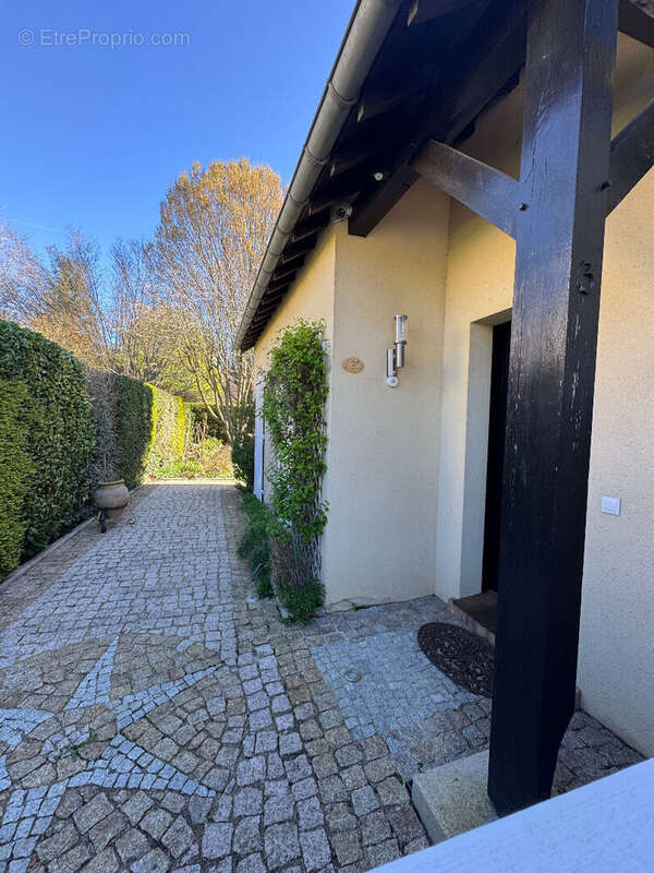 Maison à SAINT-NOM-LA-BRETECHE