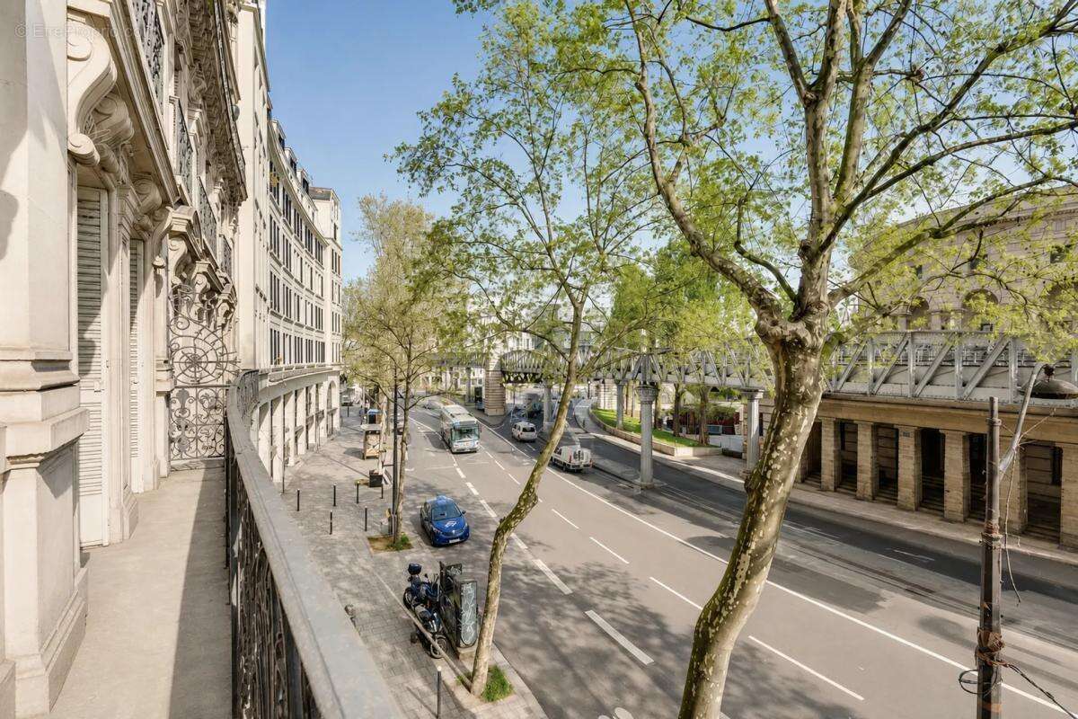 Appartement à PARIS-10E