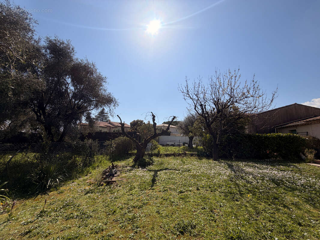 Maison à TOURRETTES-SUR-LOUP