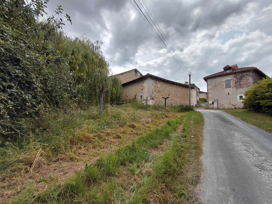 A vendre à montagrier - photo 3