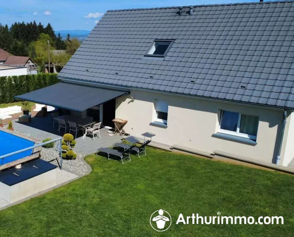 Maison à MONTBOUTON