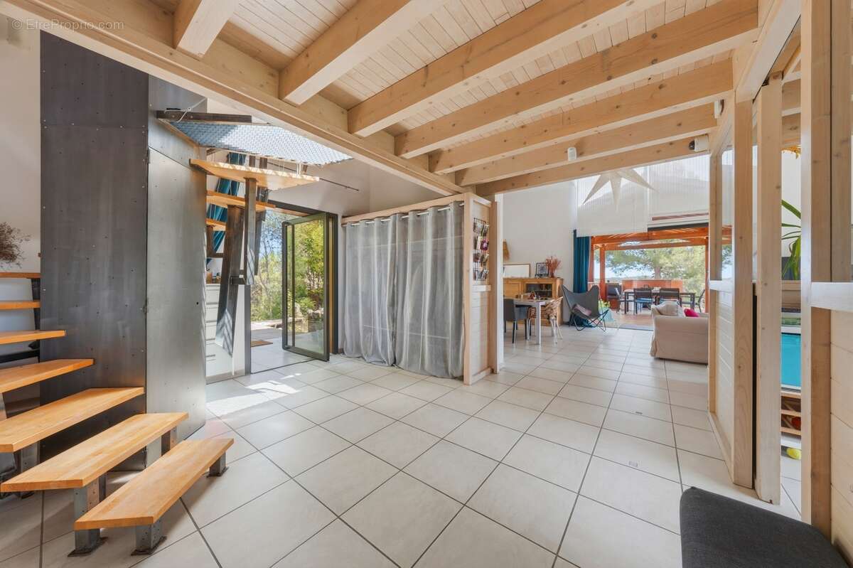 Une vue exceptionnelle, un environnement préservé, une maison pensée pour profiter pleinement de chaque instant - photo 13