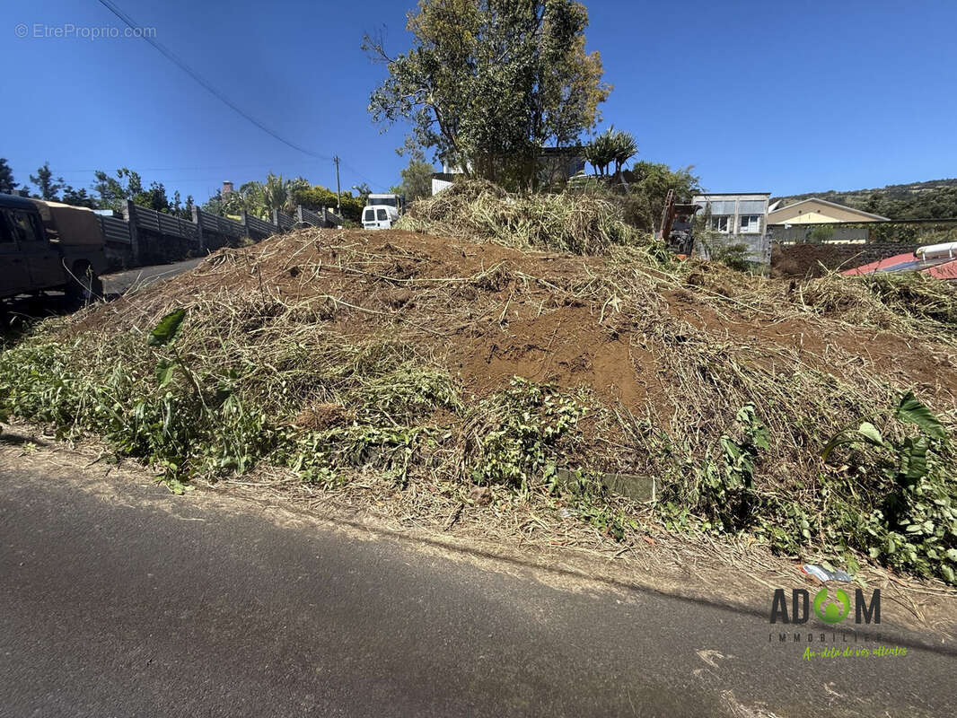 Terrain à SAINT-LEU