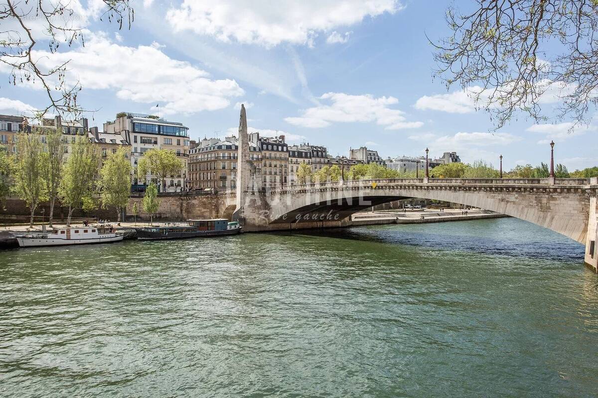 Appartement à PARIS-4E