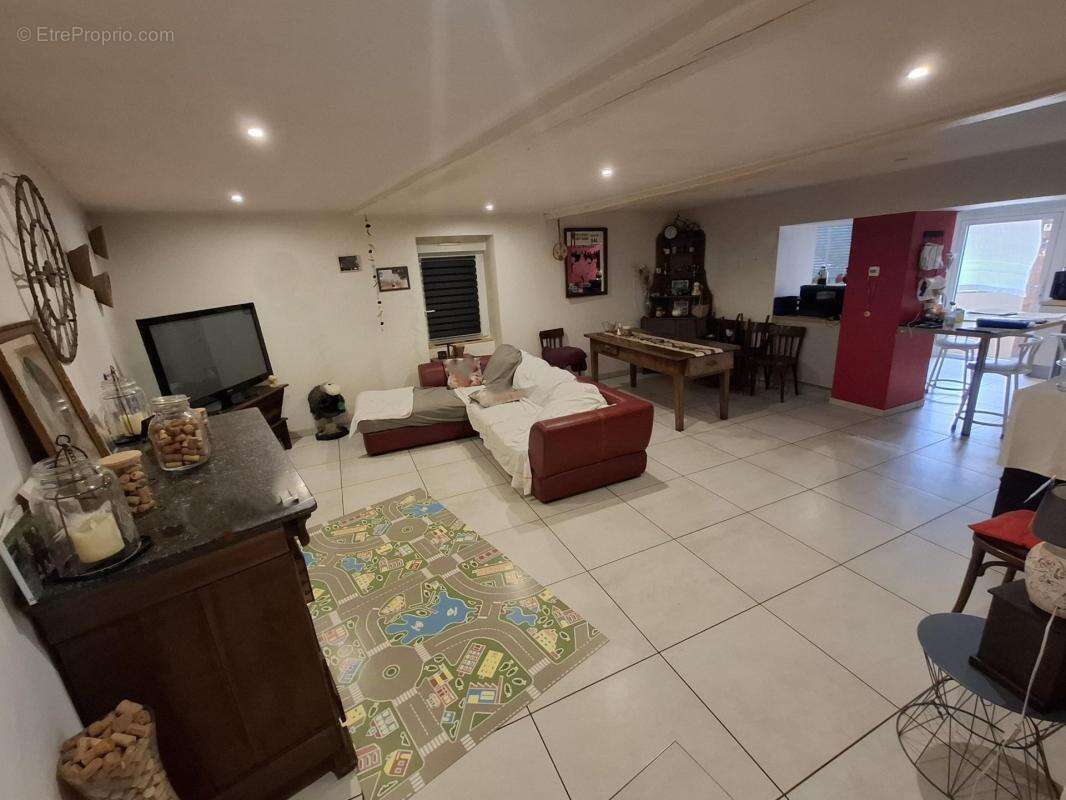 Maison à vendre - 5 chambres - 119 m² habitables + 150 m² dépendances - Fort potentiel locatif - 299 000 € - Saint-Maurice (6327 - photo 3