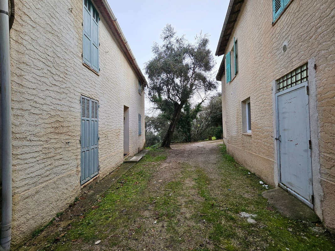 Maison à BERRE-LES-ALPES
