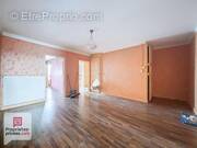 Appartement à VIC-SUR-SEILLE