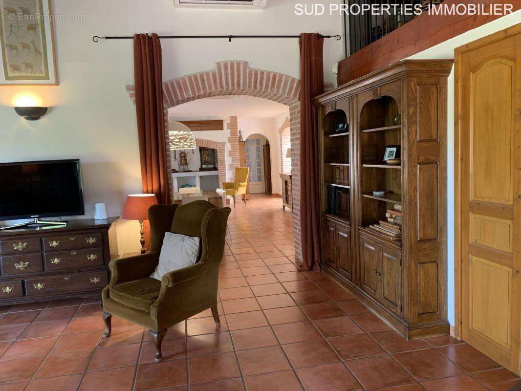 Maison à SAINT-ESTEVE