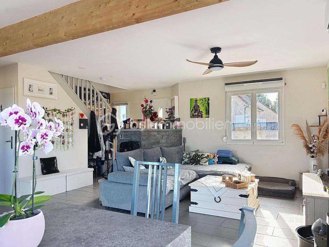 Maison 130 m² à Drambon  - photo 3