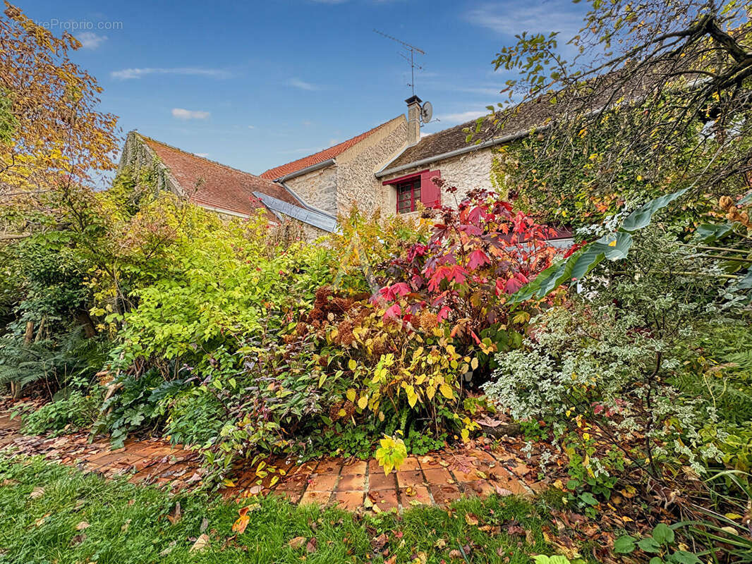 Maison à JANVILLE-SUR-JUINE