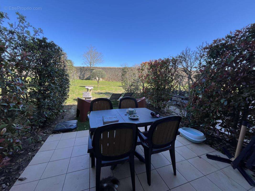 Appartement à AZILLE