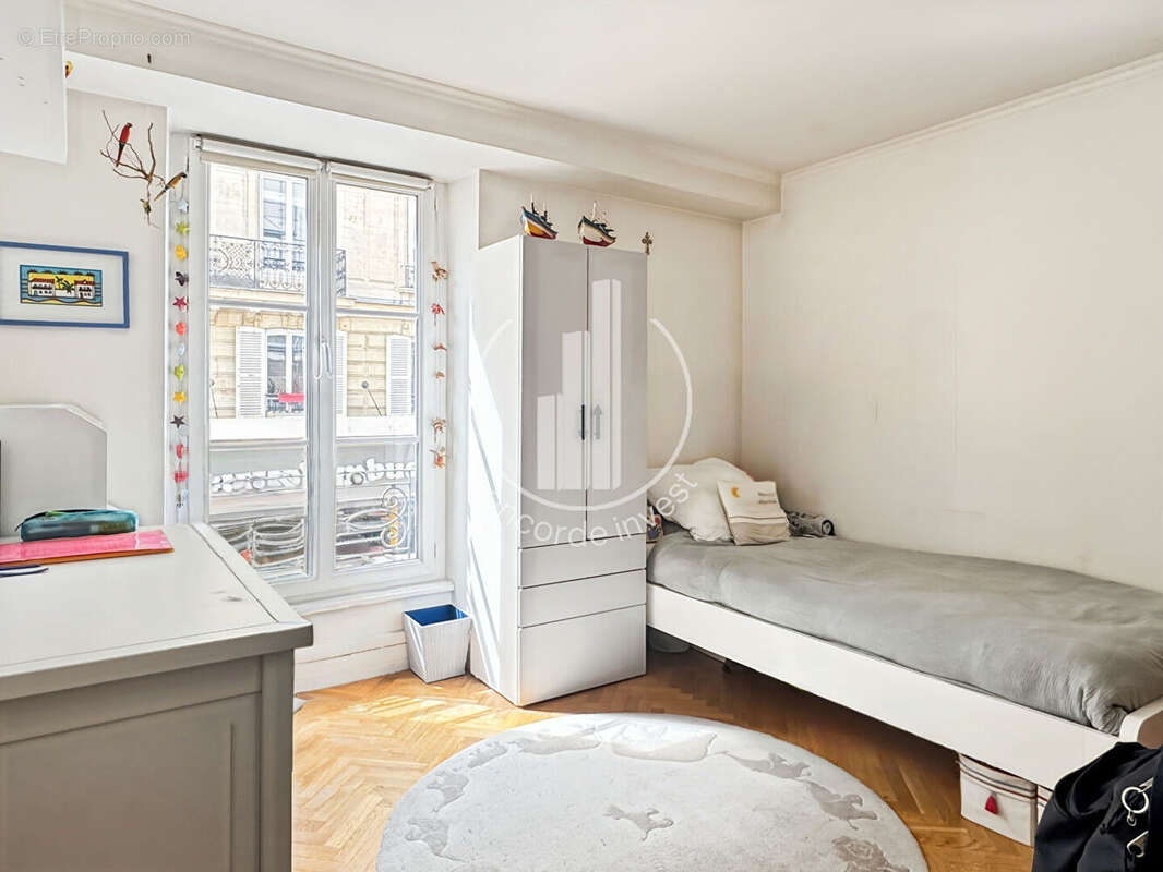 Appartement à LEVALLOIS-PERRET