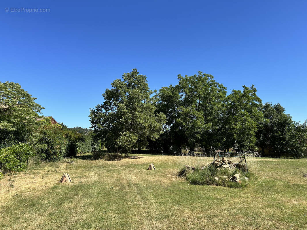 Terrain à LE VAL