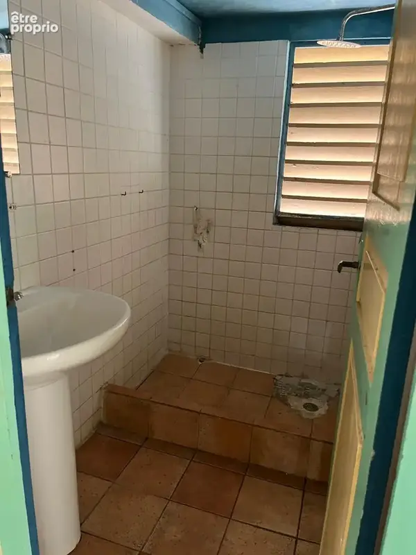 Prix en baisse !!! Maison F6 de 101m2 à rénover - photo 10