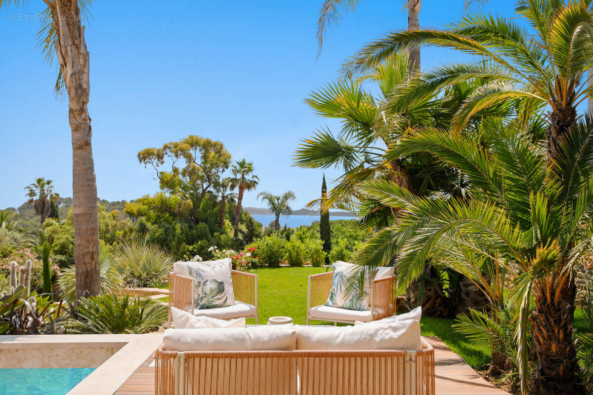 Maison à CARQUEIRANNE