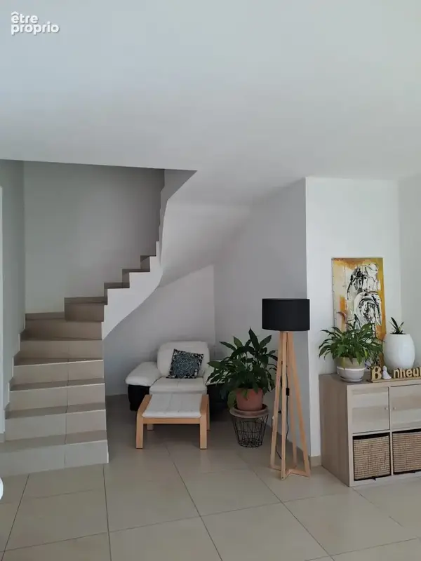 Villa T5 récente avec garage double sur un terrain de 913m2 - photo 10