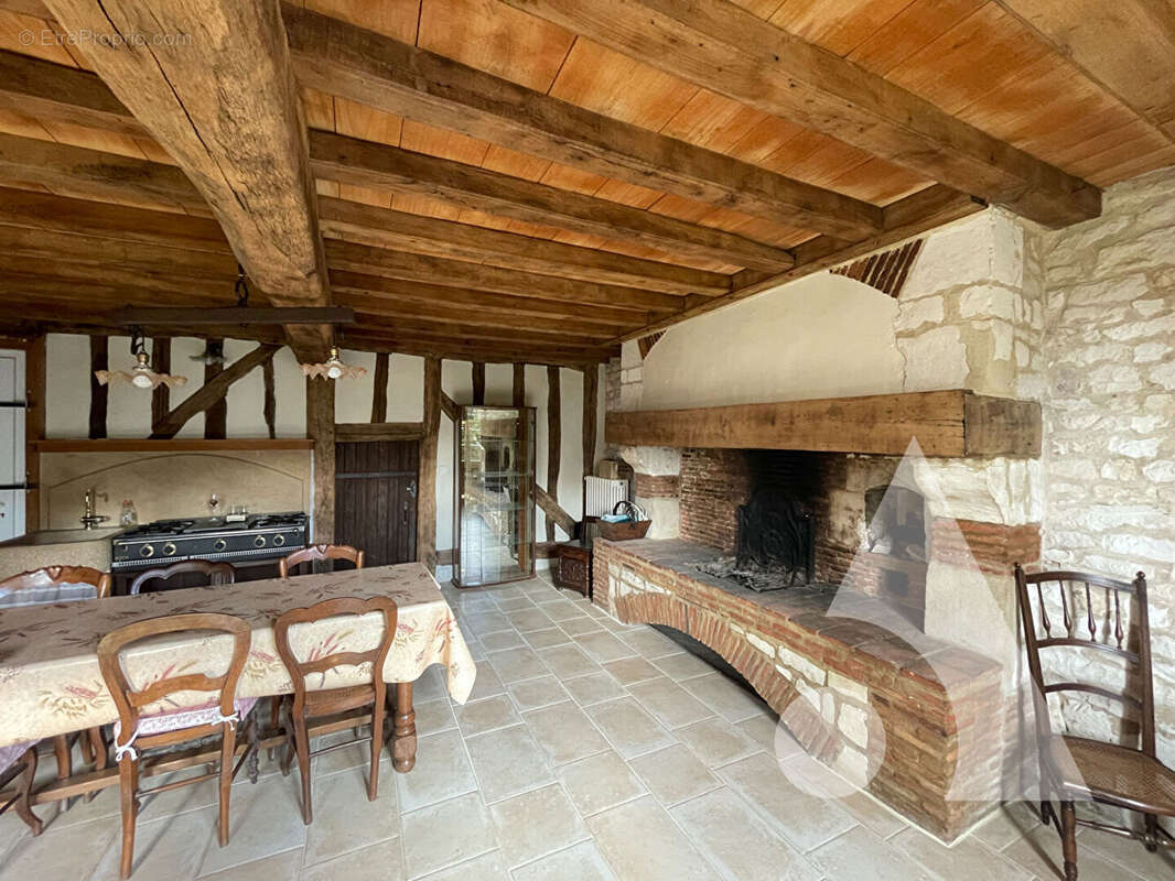 Maison à FAYS-LA-CHAPELLE