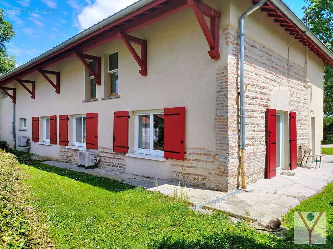 Maison à CONDEISSIAT