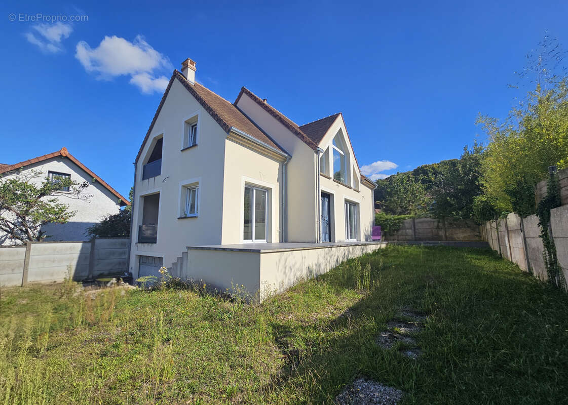 Maison à SAINT-REMY-LES-CHEVREUSE