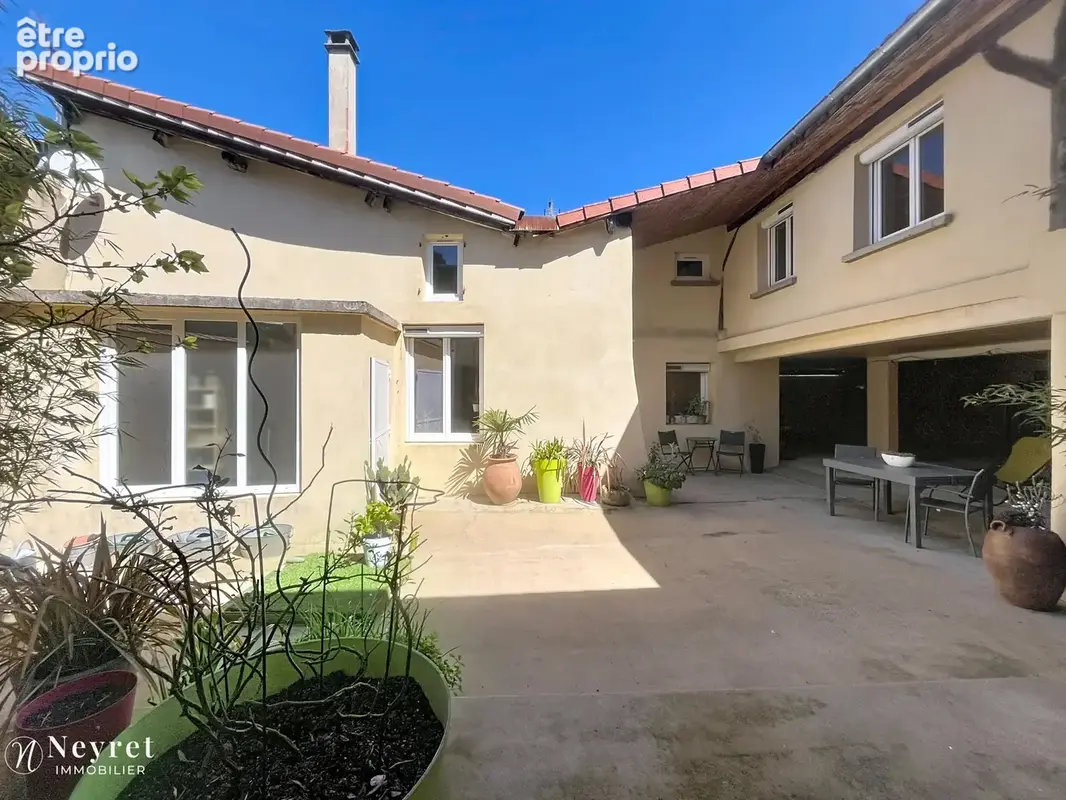 Ancien corps de ferme rénové avec cachet   188 m2   Solaize, à 20 mn de Lyon - photo 2