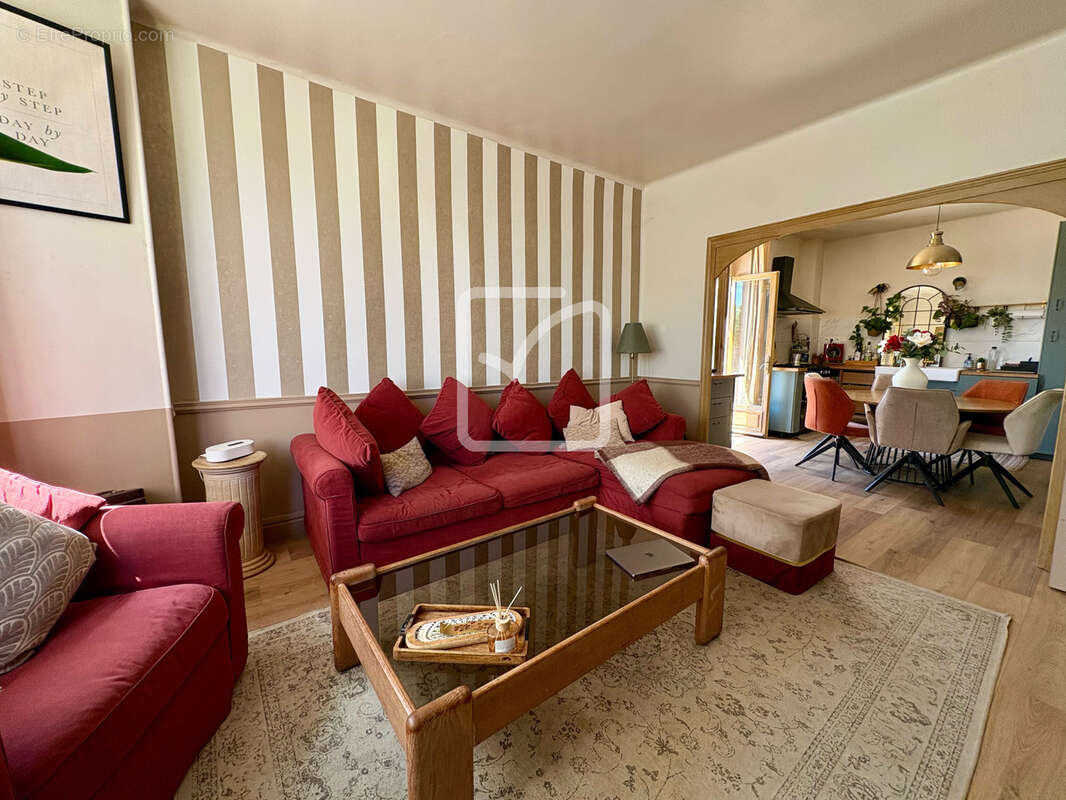 Maison à TERRASSON-LAVILLEDIEU