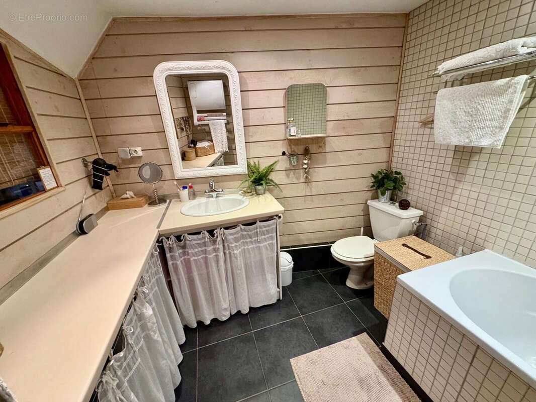 Maison à SAINT-MARTIN-D&#039;URIAGE