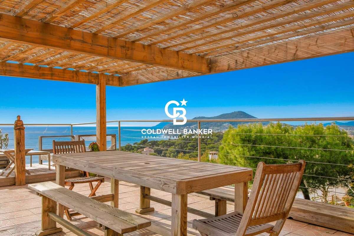 Maison à CARQUEIRANNE