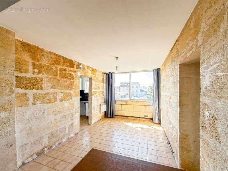 Idéal investisseur – Lumineux T1 bis de 49 m² – Bordeaux Capucins / Victoire - photo 2