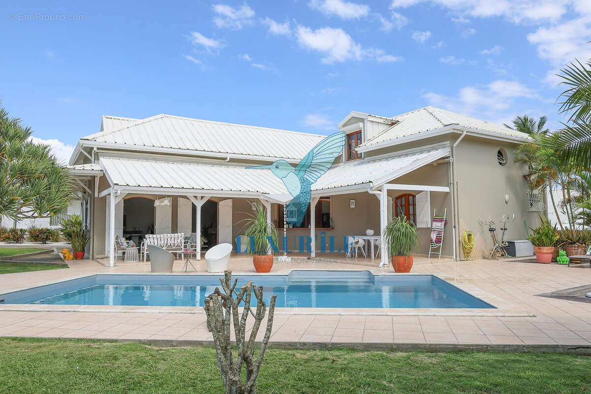 Maison à BAIE-MAHAULT