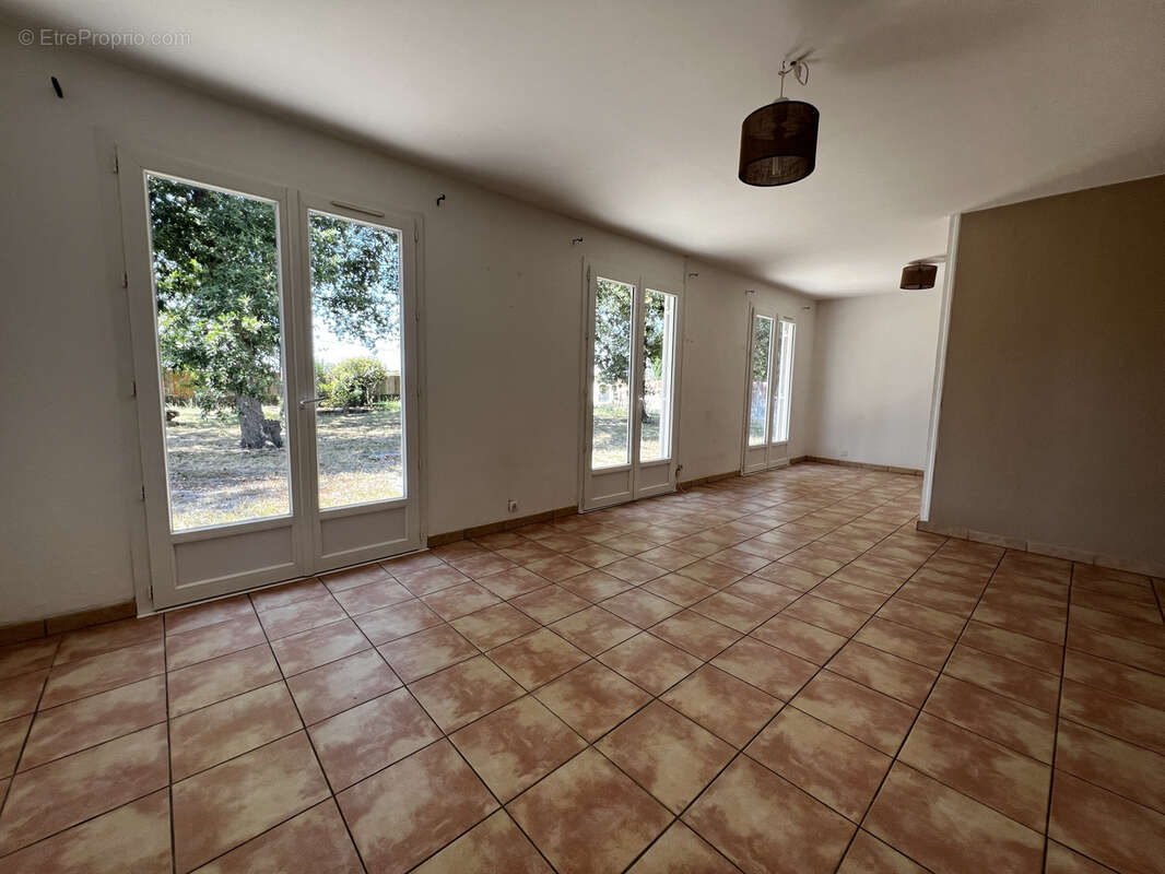 maison 3 chambres avec terrain arboré - photo 4