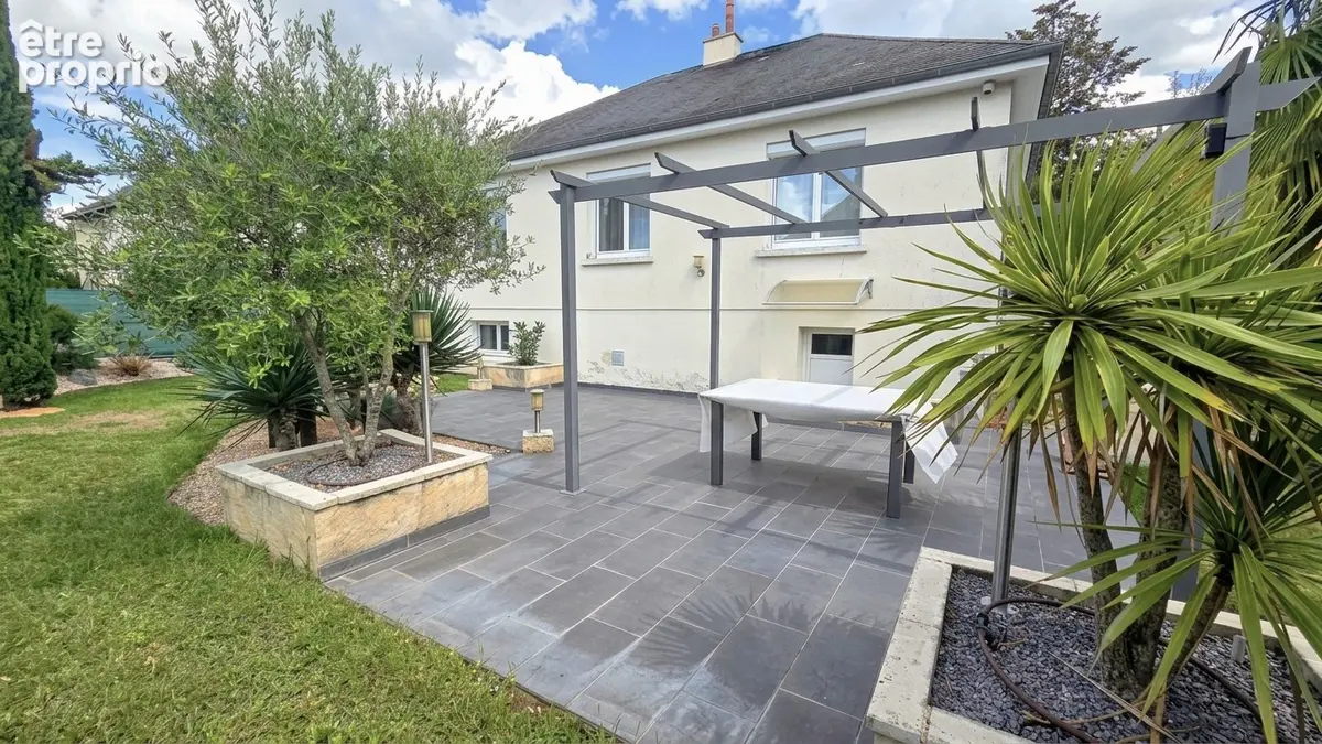 Maison en plein coeur de LA VILLE AUX DAMES - photo 10