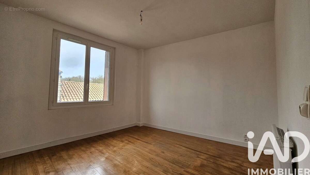 Maison 105 m² à Aussac-Vadalle  - photo 7