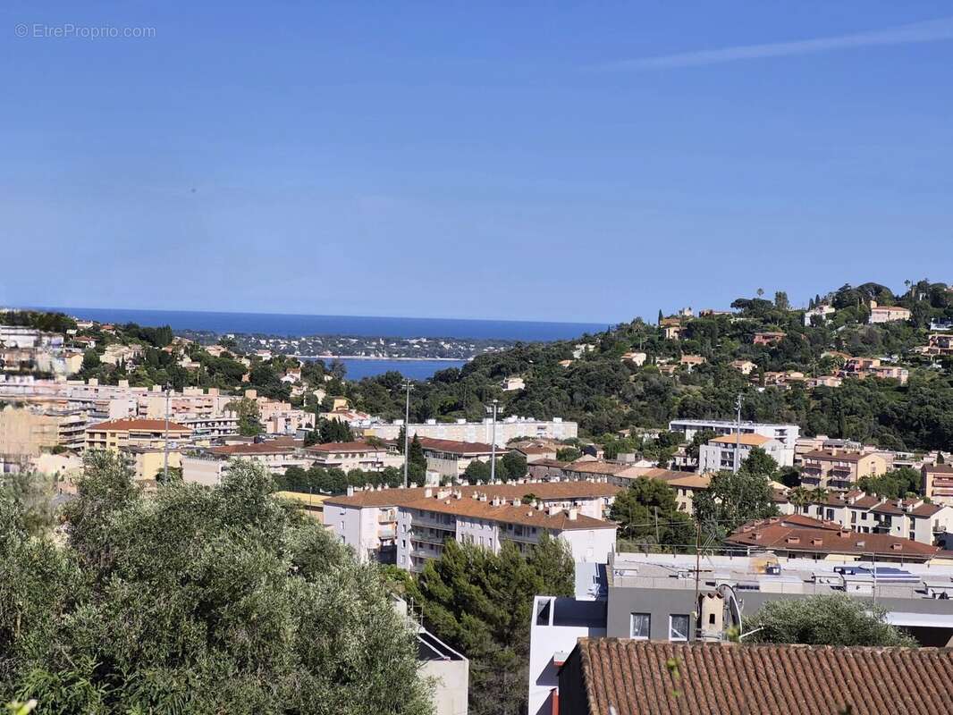 Appartement à VALLAURIS