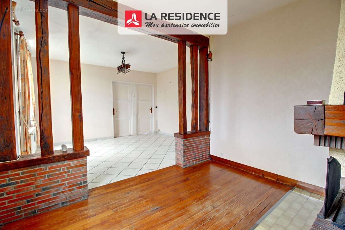 Maison à COURCELLES-SUR-SEINE