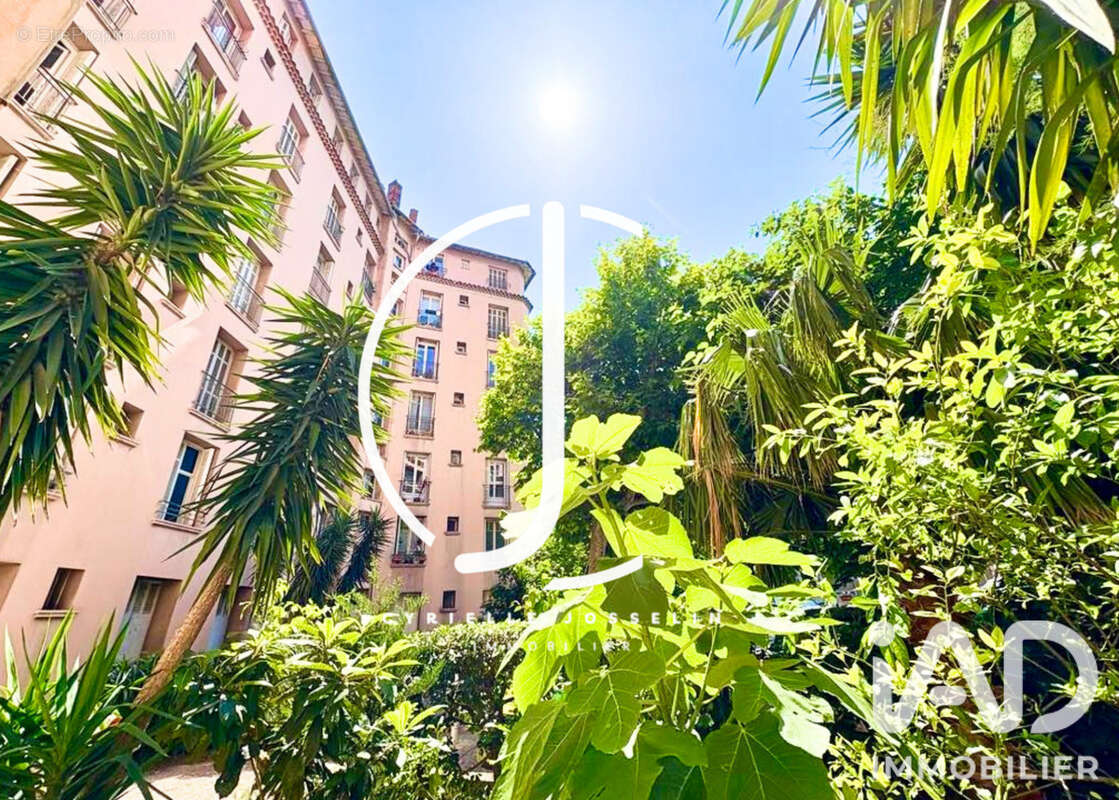 Appartement 115 m² à Toulon  - photo 2