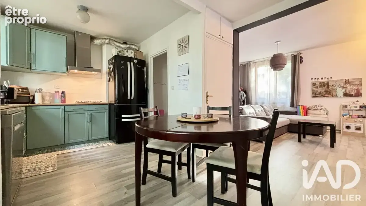 Photo 1 - Appartement à SAINTE-GENEVIEVE-DES-BOIS